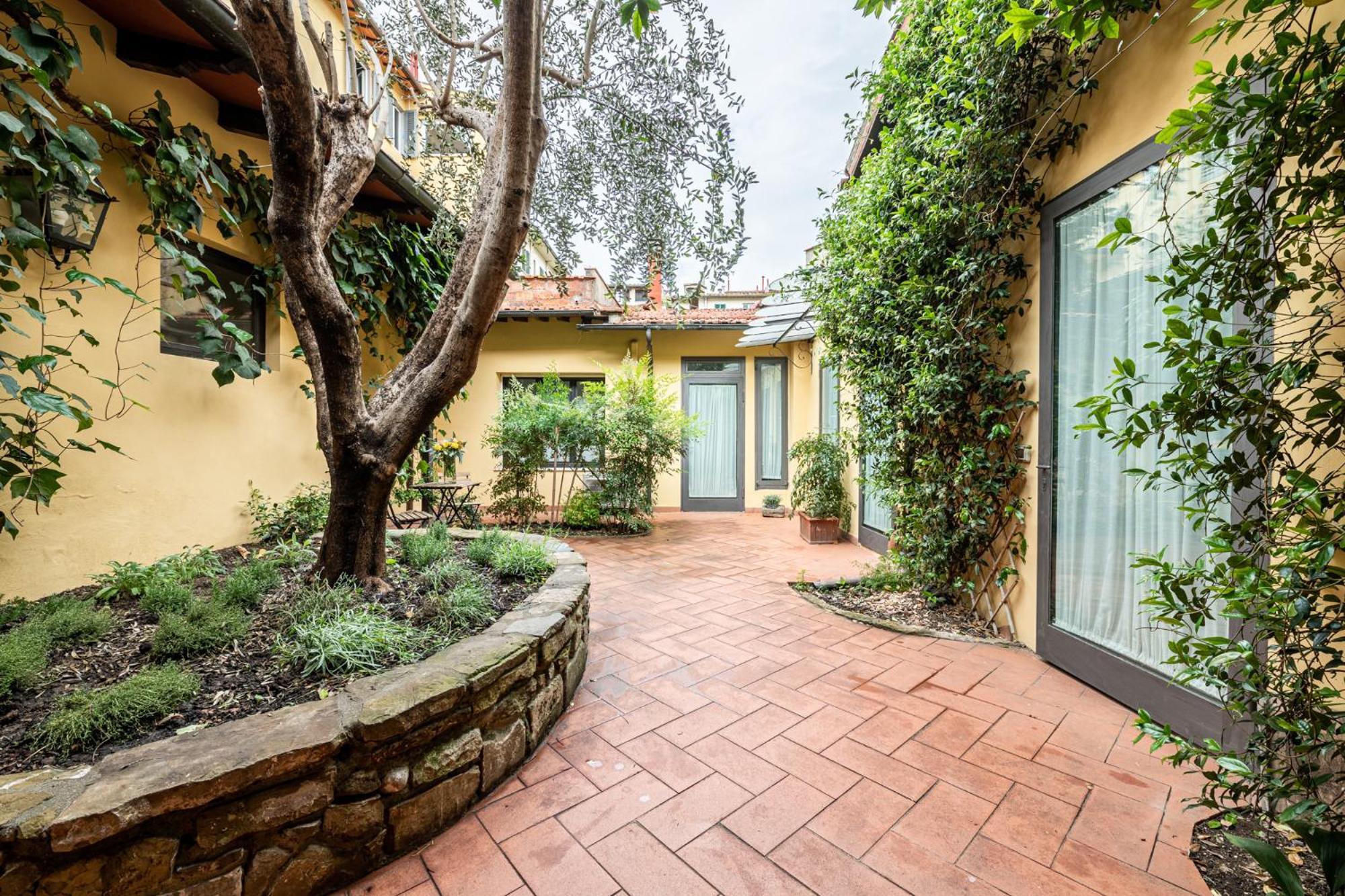 Cortile Santa Monaca Apartment Firenze Bagian luar foto